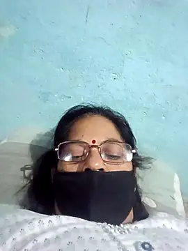 Snapshot of SEEMA_012 chatting on 05-13-26, 08:49 SEEMA 012 online show from 05-13-26, 08:49