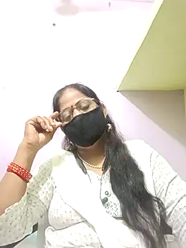 Snapshot of SEEMA_012 chatting on 05-15-26, 05:03 SEEMA 012 online show from 05-15-26, 05:03