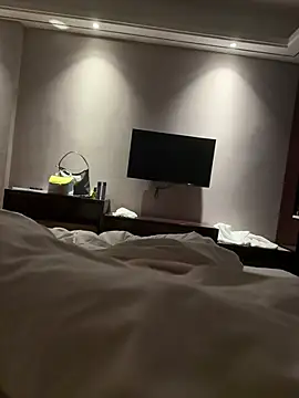 L7D8521 online show from 04-06-26, 01:03