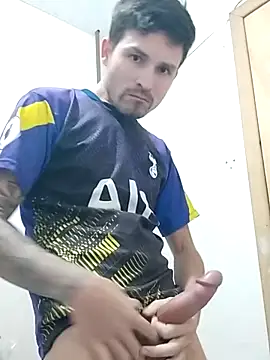 Snapshot of Joelcio19cm chatting on 04-28-26, 04:39 Joelcio19cm online show from 04-28-26, 04:39