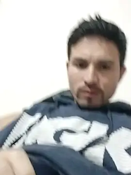 Snapshot of Joelcio19cm chatting on 04-30-26, 04:08 Joelcio19cm online show from 04-30-26, 04:08