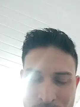 Snapshot of Joelcio19cm chatting on 05-17-26, 05:05 Joelcio19cm online show from 05-17-26, 05:05