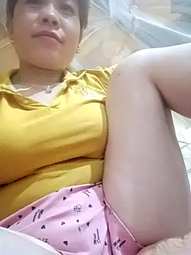 Snapshot of -Luni- chatting on 04-09-26, 08:14 -Luni- online show from 04-09-26, 08:14
