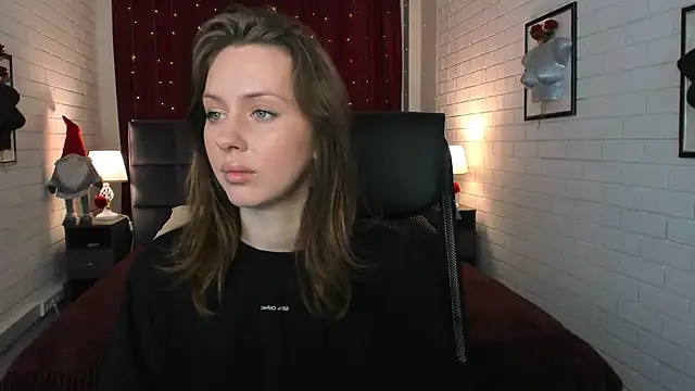 Snapshot of MeganClapp chatting on 04-22-26, 05:10 MeganClapp online show from 04-22-26, 05:10