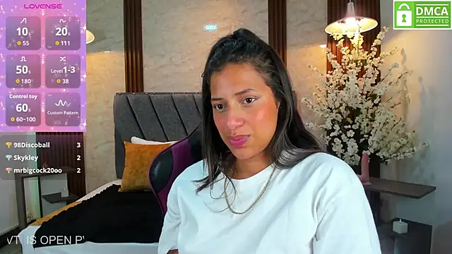 Atiena  online show from 04-18-26, 07:07