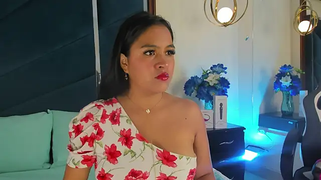 Snapshot of AprilMiiller chatting on 04-18-26, 01:26 AprilMiiller online show from 04-18-26, 01:26