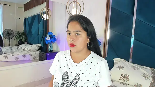 Snapshot of AprilMiiller chatting on 04-30-26, 01:50 AprilMiiller online show from 04-30-26, 01:50