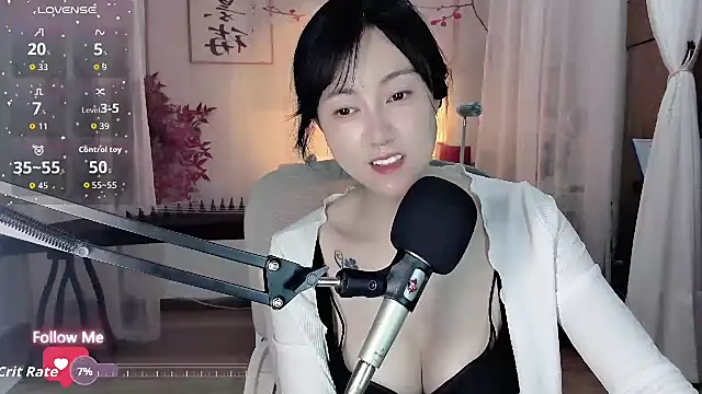 Snapshot of noomi-1111 chatting on 05-17-26, 02:13 noomi-1111 online show from 05-17-26, 02:13