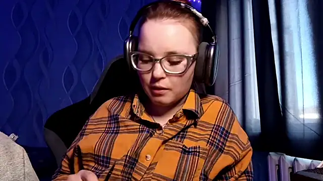 Snapshot of Sheriscute chatting on 04-12-26, 01:38 Sheriscute online show from 04-12-26, 01:38