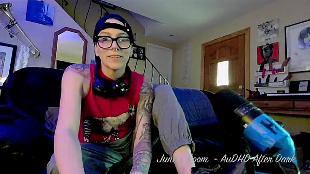 Snapshot of juneafterhours chatting on 05-02-26, 11:54 juneafterhours online show from 05-02-26, 11:54