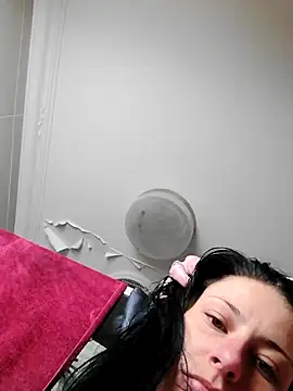 Snapshot of Hildaqii chatting on 07-14-26, 10:21 Hildaqii online show from 07-14-26, 10:21