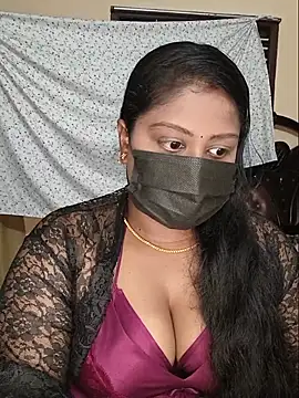 Romantic Woman online show from 05-18-26, 04:13