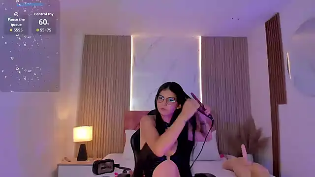 clairemillerx online show from 06-06-26, 12:10