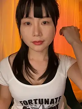 Snapshot of yaya0302 chatting on 04-15-26, 04:19 yaya0302 online show from 04-15-26, 04:19