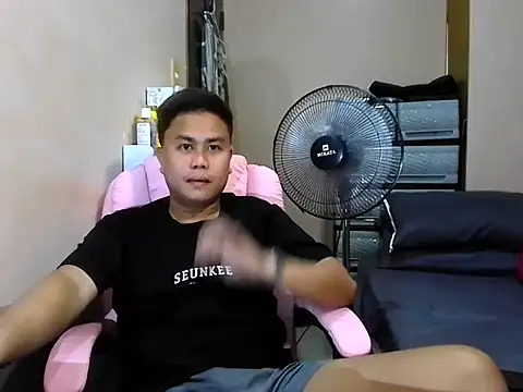 Snapshot of tipsy_butter chatting on 06-22-26, 10:45 tipsy butter online show from 06-22-26, 10:45