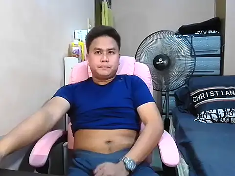 Snapshot of tipsy_butter chatting on 06-28-26, 04:35 tipsy butter online show from 06-28-26, 04:35