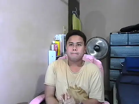 Snapshot of tipsy_butter chatting on 07-12-26, 10:17 tipsy butter online show from 07-12-26, 10:17