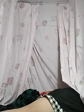Snapshot of Yo-must chatting on 05-23-26, 06:01 Yo-must online show from 05-23-26, 06:01
