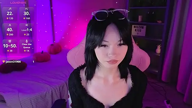 Snapshot of LilySparkls chatting on 04-30-26, 03:29 LilySparkls online show from 04-30-26, 03:29