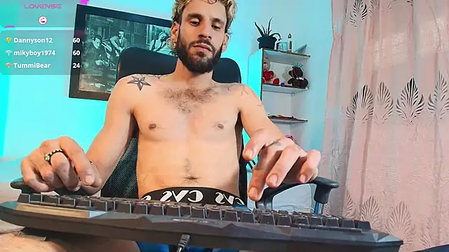 Snapshot of Axel_storm2 chatting on 04-04-26, 02:36 Axel storm2 online show from 04-04-26, 02:36