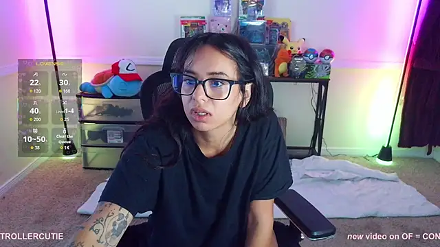 Controllercutie online show from 04-17-26, 12:19