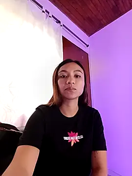 Snapshot of Leticia_Hinkley_ chatting on 05-01-26, 12:54 Leticia Hinkley online show from 05-01-26, 12:54