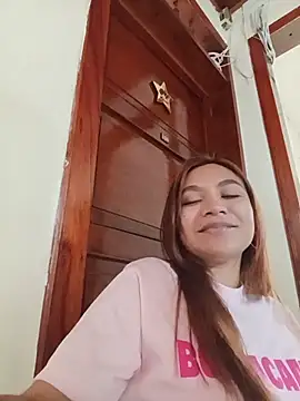 Leticia Hinkley  online show from 06-17-26, 01:12