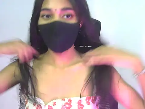 Snapshot of Shanaya_xo chatting on 07-18-26, 06:01 Shanaya xo online show from 07-18-26, 06:01