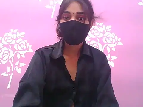 Snapshot of Shanaya_xo chatting on 07-24-26, 04:49 Shanaya xo online show from 07-24-26, 04:49