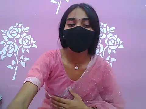 Snapshot of Shanaya_xo chatting on 07-25-26, 11:24 Shanaya xo online show from 07-25-26, 11:24