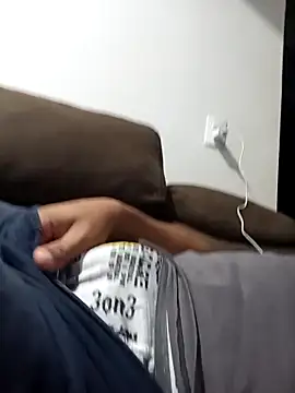 Snapshot of alberto_marques chatting on 04-29-26, 02:04 alberto marques online show from 04-29-26, 02:04