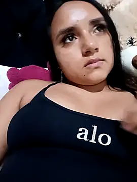 Snapshot of Valentina_Narvaez chatting on 05-14-26, 06:37 Valentina Narvaez online show from 05-14-26, 06:37