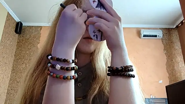 Snapshot of KateVibe_01 chatting on 04-30-26, 11:09 KateVibe 01 online show from 04-30-26, 11:09