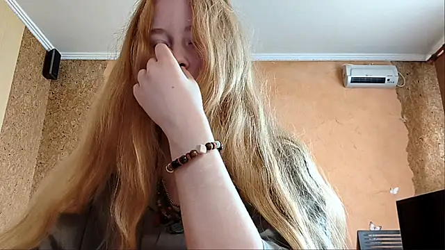 KateVibe 01 online show from 06-06-26, 04:17