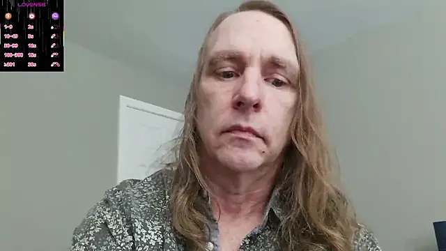 Snapshot of Magnus_Luv chatting on 06-02-26, 06:43 Magnus Luv online show from 06-02-26, 06:43