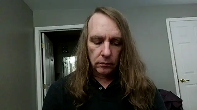 Snapshot of Magnus_Luv chatting on 06-21-26, 10:45 Magnus Luv online show from 06-21-26, 10:45