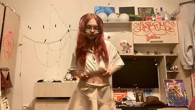 Snapshot of RedHeadCat chatting on 04-08-26, 09:26 RedHeadCat online show from 04-08-26, 09:26