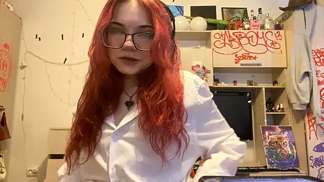 Snapshot of RedHeadCat chatting on 04-09-26, 01:49 RedHeadCat online show from 04-09-26, 01:49