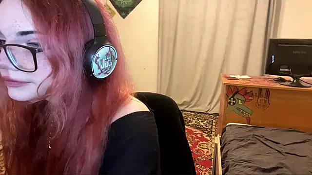 Snapshot of RedHeadCat chatting on 05-01-26, 09:30 RedHeadCat online show from 05-01-26, 09:30
