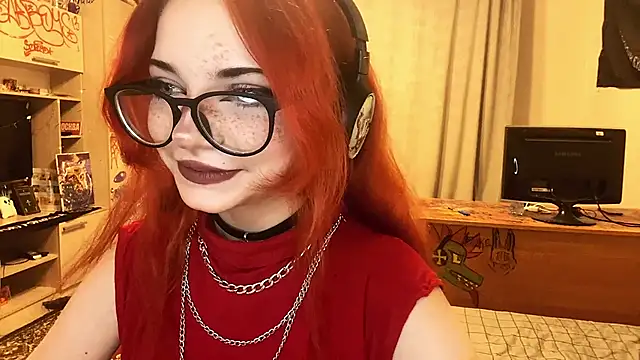 Snapshot of RedHeadCat chatting on 05-13-26, 10:17 RedHeadCat online show from 05-13-26, 10:17
