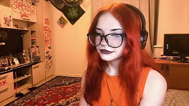 Snapshot of RedHeadCat chatting on 05-14-26, 10:27 RedHeadCat online show from 05-14-26, 10:27