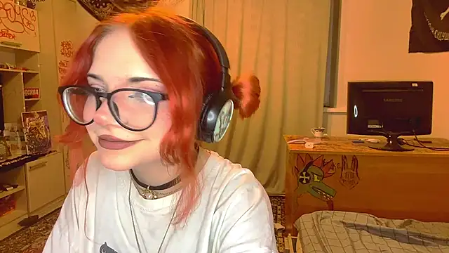 Snapshot of RedHeadCat chatting on 05-16-26, 10:41 RedHeadCat online show from 05-16-26, 10:41