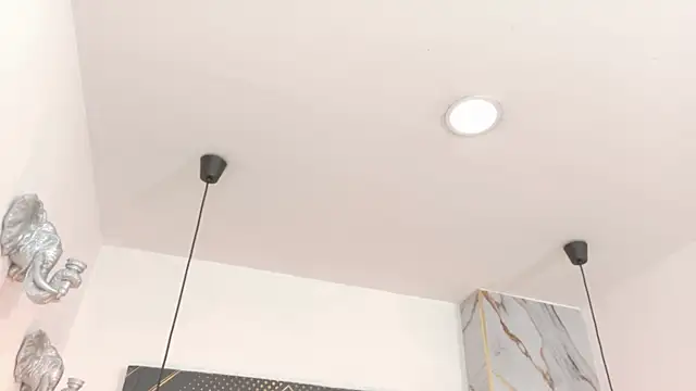 Snapshot of GoldenDesireX_ chatting on 05-20-26, 06:58 GoldenDesireX online show from 05-20-26, 06:58