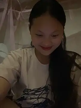 Snapshot of __Sunflower__ chatting on 05-01-26, 01:16 Sunflower online show from 05-01-26, 01:16