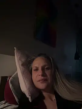 Snapshot of SweetLilTrouble chatting on 04-05-26, 03:47 SweetLilTrouble online show from 04-05-26, 03:47