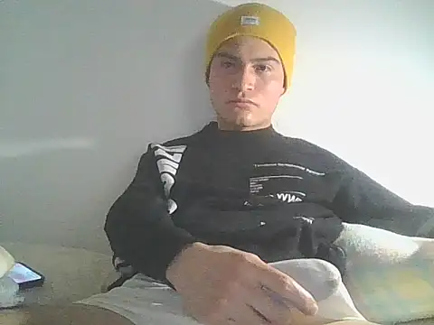 Snapshot of Alex_chavvz chatting on 04-22-26, 02:18 Alex chavvz online show from 04-22-26, 02:18