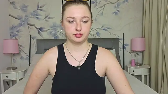 Snapshot of Delicious_sugar chatting on 04-15-26, 12:34 Delicious sugar online show from 04-15-26, 12:34