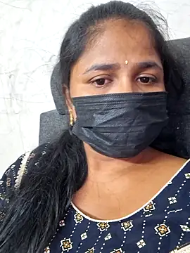 Snapshot of geetha2269 chatting on 06-11-26, 06:28 geetha2269 online show from 06-11-26, 06:28