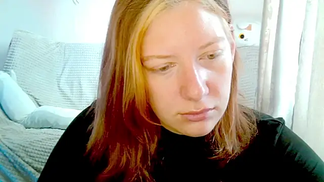 Snapshot of earn_my_lily chatting on 04-26-26, 07:39 earn my lily online show from 04-26-26, 07:39