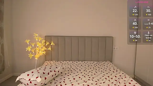 linmilena online show from 04-11-26, 03:11